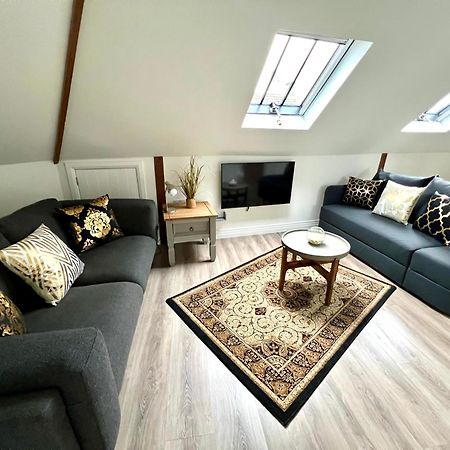 Glastonbury Secret Retreat - 1 Bd Split-Level Apt, Sleeps 3 Extérieur photo