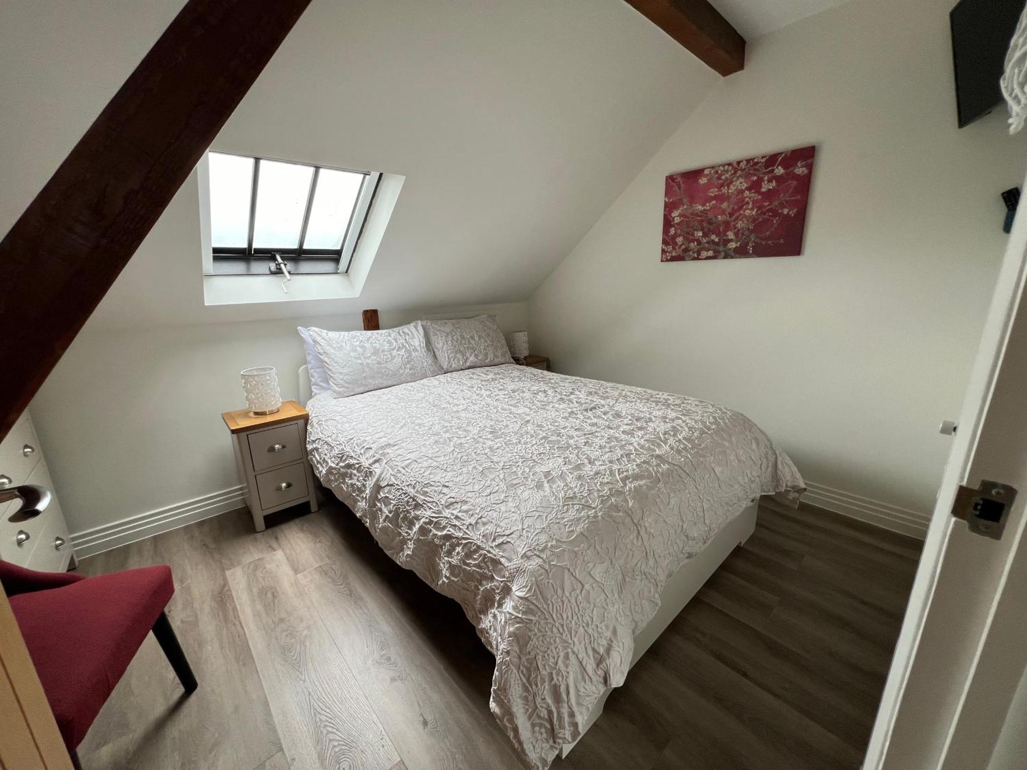 Glastonbury Secret Retreat - 1 Bd Split-Level Apt, Sleeps 3 Extérieur photo