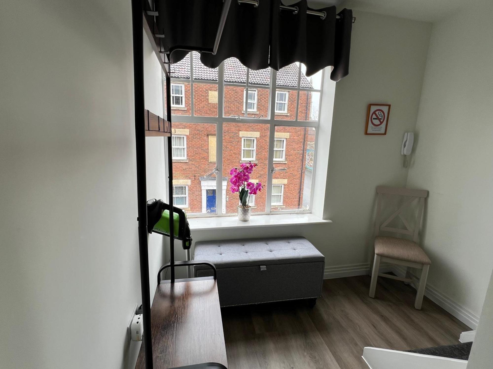 Glastonbury Secret Retreat - 1 Bd Split-Level Apt, Sleeps 3 Extérieur photo