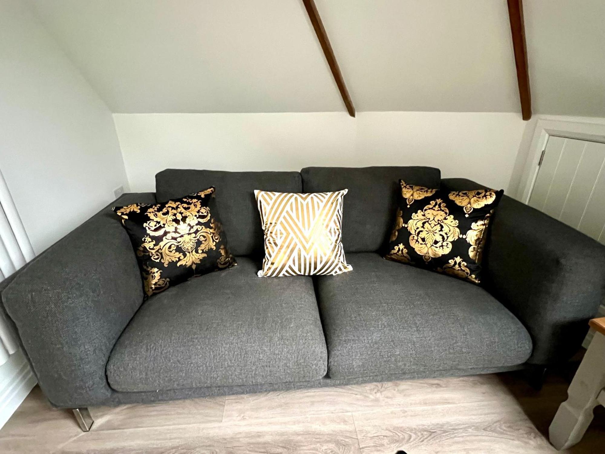 Glastonbury Secret Retreat - 1 Bd Split-Level Apt, Sleeps 3 Extérieur photo